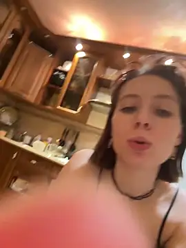 Snapshot of Crayzy_Luv chatting on 12.01.24 Crayzy Luv online show from 12.01.24