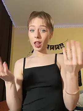 Snapshot of Crayzy_Luv chatting on 03.09.25 Crayzy Luv online show from 03.09.25