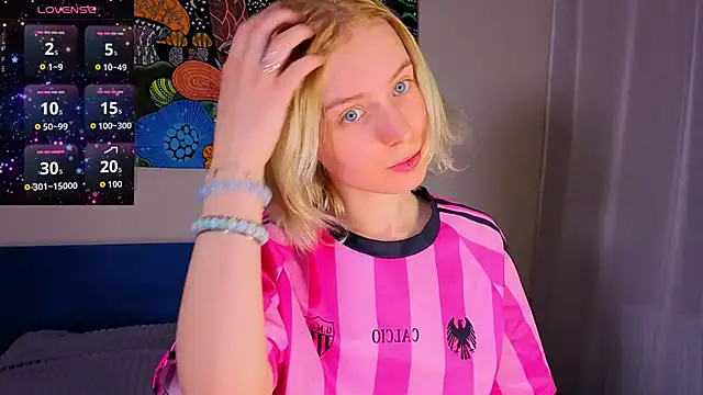 Crayzy Luv online show from 03.24.26