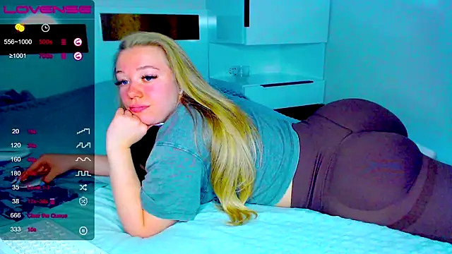 kitti kaattt online show from 11.25.25