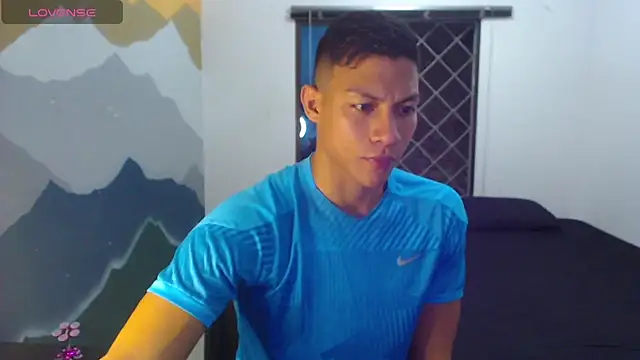 Snapshot of aalan_foxter chatting on 01.16.25 aalan foxter online show from 01.16.25