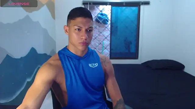 Snapshot of aalan_foxter chatting on 01.17.25 aalan foxter online show from 01.17.25