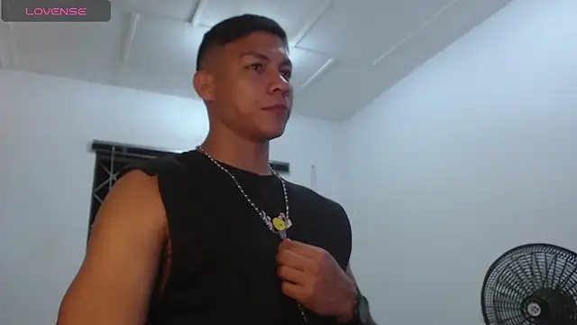 Snapshot of aalan_foxter chatting on 01.27.25 aalan foxter online show from 01.27.25