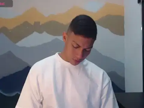 Snapshot of aalan_foxter chatting on 02.12.25 aalan foxter online show from 02.12.25