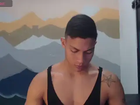 Snapshot of aalan_foxter chatting on 02.13.25 aalan foxter online show from 02.13.25