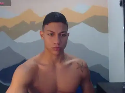 Snapshot of aalan_foxter chatting on 02.15.25 aalan foxter online show from 02.15.25