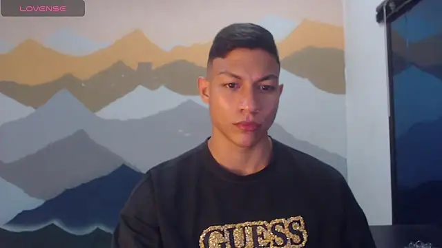 Snapshot of aalan_foxter chatting on 02.18.25 aalan foxter online show from 02.18.25