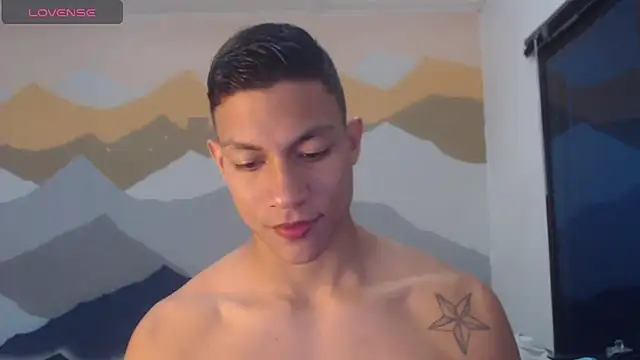 Snapshot of aalan_foxter chatting on 03.01.25 aalan foxter online show from 03.01.25