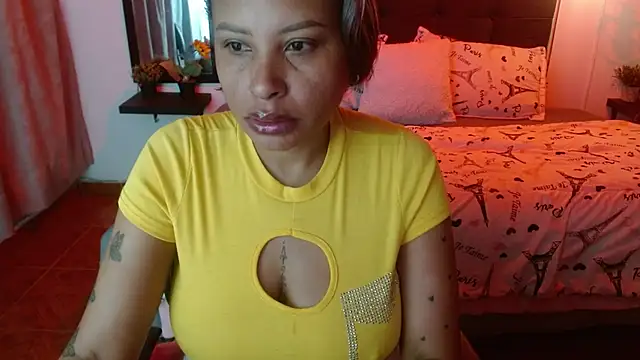 Snapshot of Dominik_girl chatting on 06.10.26 Dominik girl online show from 06.10.26