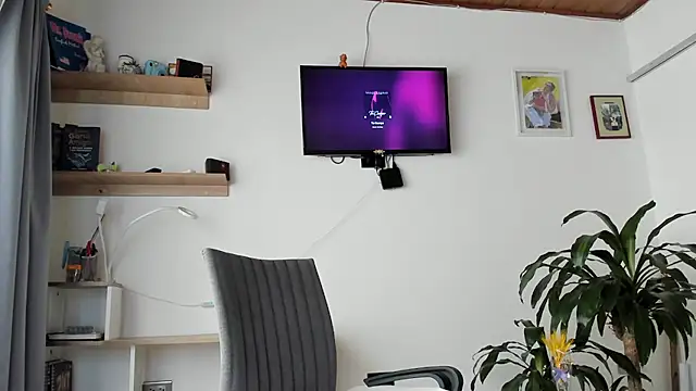 Snapshot of manucute_23_ chatting on 02.12.26 manucute 23 online show from 02.12.26