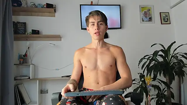 Snapshot of manucute_23_ chatting on 02.13.26 manucute 23 online show from 02.13.26