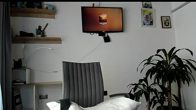 Snapshot of manucute_23_ chatting on 02.17.26 manucute 23 online show from 02.17.26