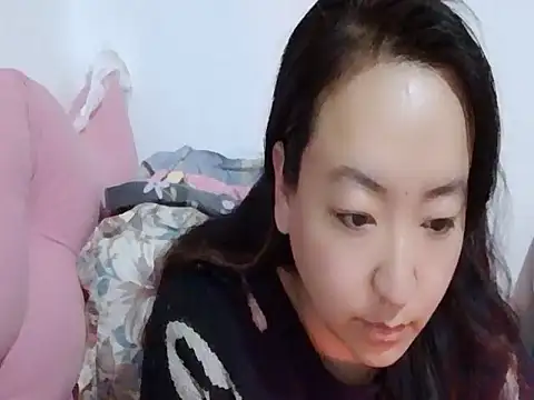 Snapshot of Xylona666 chatting on 02.19.25 Xylona666 online show from 02.19.25