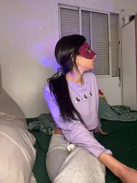 Snapshot of ZINA-MOROCCO chatting on 11.24.25 ZINA-MOROCCO online show from 11.24.25