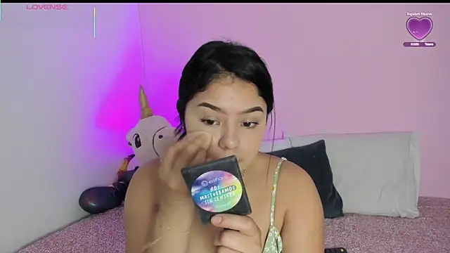 Oriana Guzman online show from 10.20.25