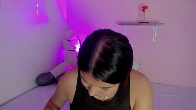 Oriana Guzman online show from 11.11.25