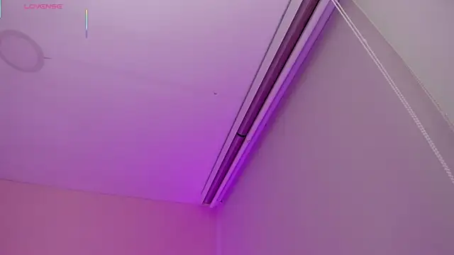 Snapshot of Oriana_Guzman chatting on 03.04.26 Oriana Guzman online show from 03.04.26