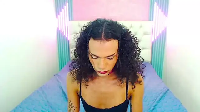 Foxy Ella  online show from 10.28.25