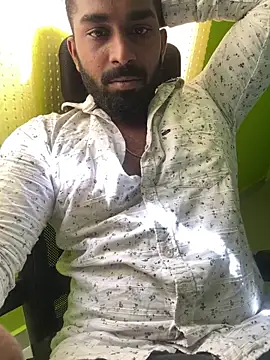 Snapshot of Handsomehunk_4U chatting on 12.10.24 Handsomehunk 4U online show from 12.10.24