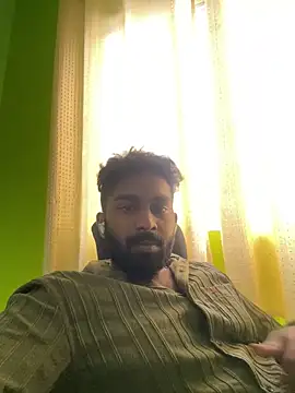 Snapshot of Handsomehunk_4U chatting on 12.18.24 Handsomehunk 4U online show from 12.18.24