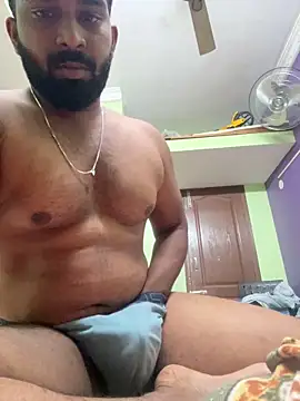 Snapshot of Handsomehunk_4U chatting on 12.21.24 Handsomehunk 4U online show from 12.21.24