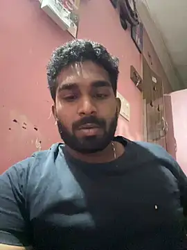 Snapshot of Handsomehunk_4U chatting on 01.05.25 Handsomehunk 4U online show from 01.05.25