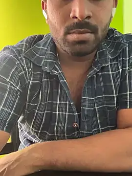 Snapshot of Handsomehunk_4U chatting on 01.14.25 Handsomehunk 4U online show from 01.14.25