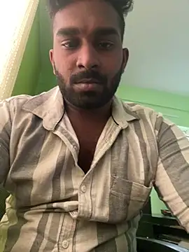 Snapshot of Handsomehunk_4U chatting on 01.22.25 Handsomehunk 4U online show from 01.22.25