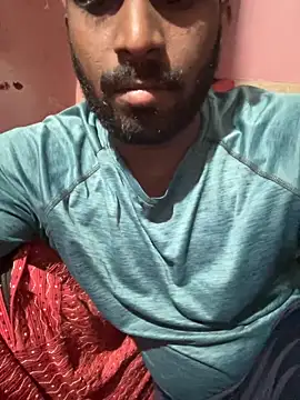 Snapshot of Handsomehunk_4U chatting on 02.05.25 Handsomehunk 4U online show from 02.05.25