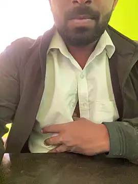 Snapshot of Handsomehunk_4U chatting on 02.25.25 Handsomehunk 4U online show from 02.25.25