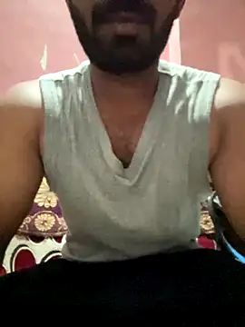 Snapshot of Handsomehunk_4U chatting on 11.28.25 Handsomehunk 4U online show from 11.28.25