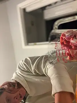 Snapshot of SexyB214 chatting on 03.07.25 SexyB214 online show from 03.07.25