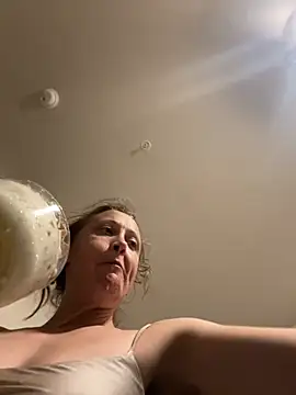 Snapshot of SexyB214 chatting on 09.28.25 SexyB214 online show from 09.28.25