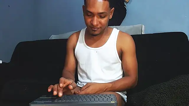 Grandeygruesa1 online show from 04.20.26