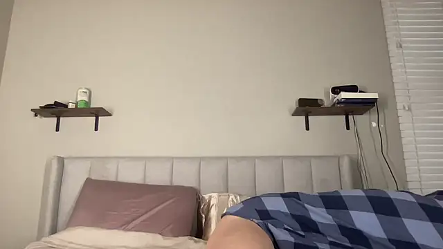 Snapshot of NatalieKneals chatting on 12.04.24 NatalieKneals online show from 12.04.24