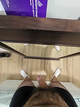 Snapshot of polla_calientes47 chatting on 09.29.25 polla calientes47 online show from 09.29.25