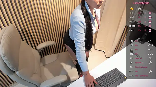 Snapshot of lulu_072 chatting on 02.23.25 lulu 072 online show from 02.23.25