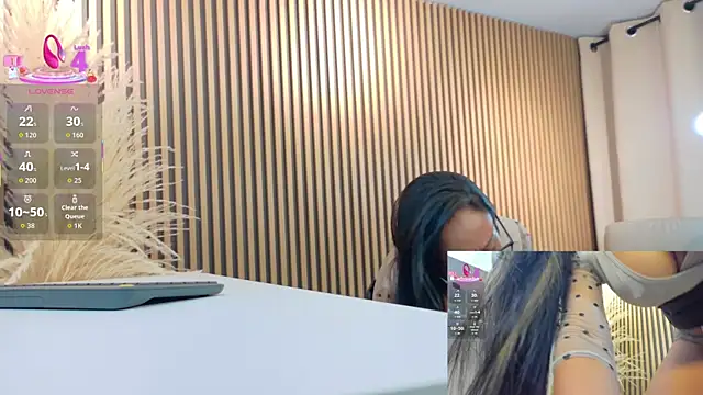 Snapshot of lulu_072 chatting on 11.13.25 lulu 072 online show from 11.13.25