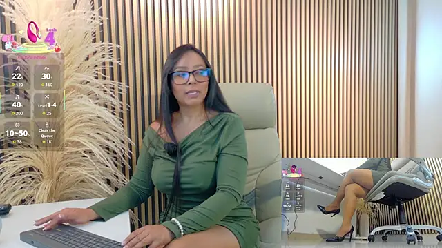 Snapshot of lulu_072 chatting on 11.25.25 lulu 072 online show from 11.25.25