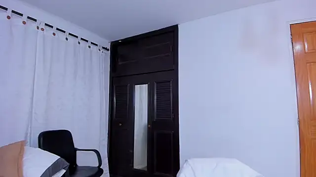 Snapshot of AURORA_FRANKLIN chatting on 12.05.24 AURORA FRANKLIN online show from 12.05.24