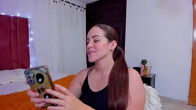 Snapshot of AURORA_FRANKLIN chatting on 01.08.25 AURORA FRANKLIN online show from 01.08.25