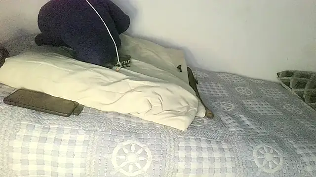 UncutToyBoy23cm online show from 09.28.25