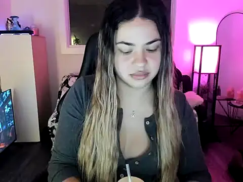 MelSaunders online show from 11.30.25