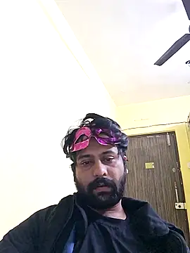 Snapshot of GlassBarge9 chatting on 11.19.25 GlassBarge9 online show from 11.19.25