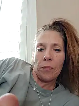 Snapshot of gorgeous11 chatting on 02.10.25 gorgeous11 online show from 02.10.25