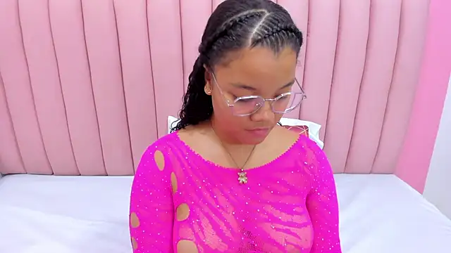 ISABELLA 020 online show from 02.04.25