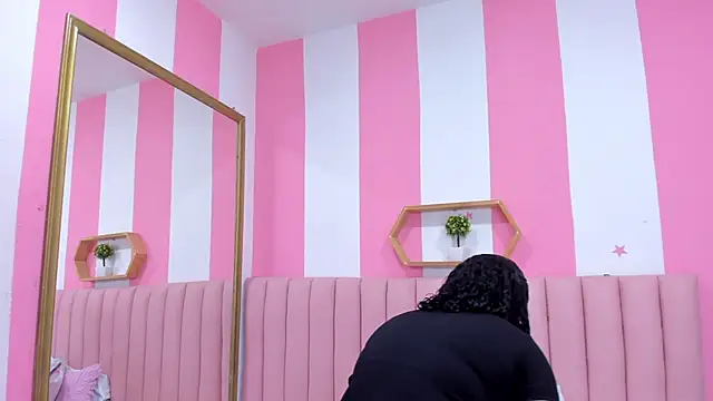 ISABELLA 020 online show from 03.22.25