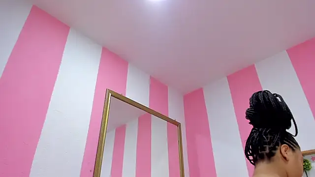 ISABELLA 020 online show from 10.04.25