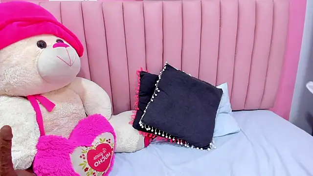 ISABELLA 020 online show from 10.30.25