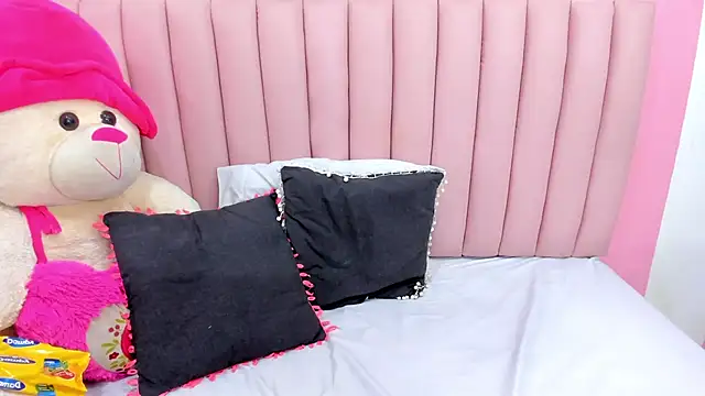 ISABELLA 020 online show from 11.27.25